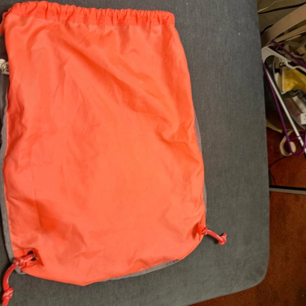 Under Armour Ozsee Sackpack Neon Orange Gray Drawstring‎ Gym Bag Cinch Sack